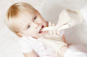 Как лечить острый сухой кашель у ребенка thumbnail