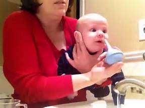 Как промывать нос физраствором ребенку 4 года thumbnail